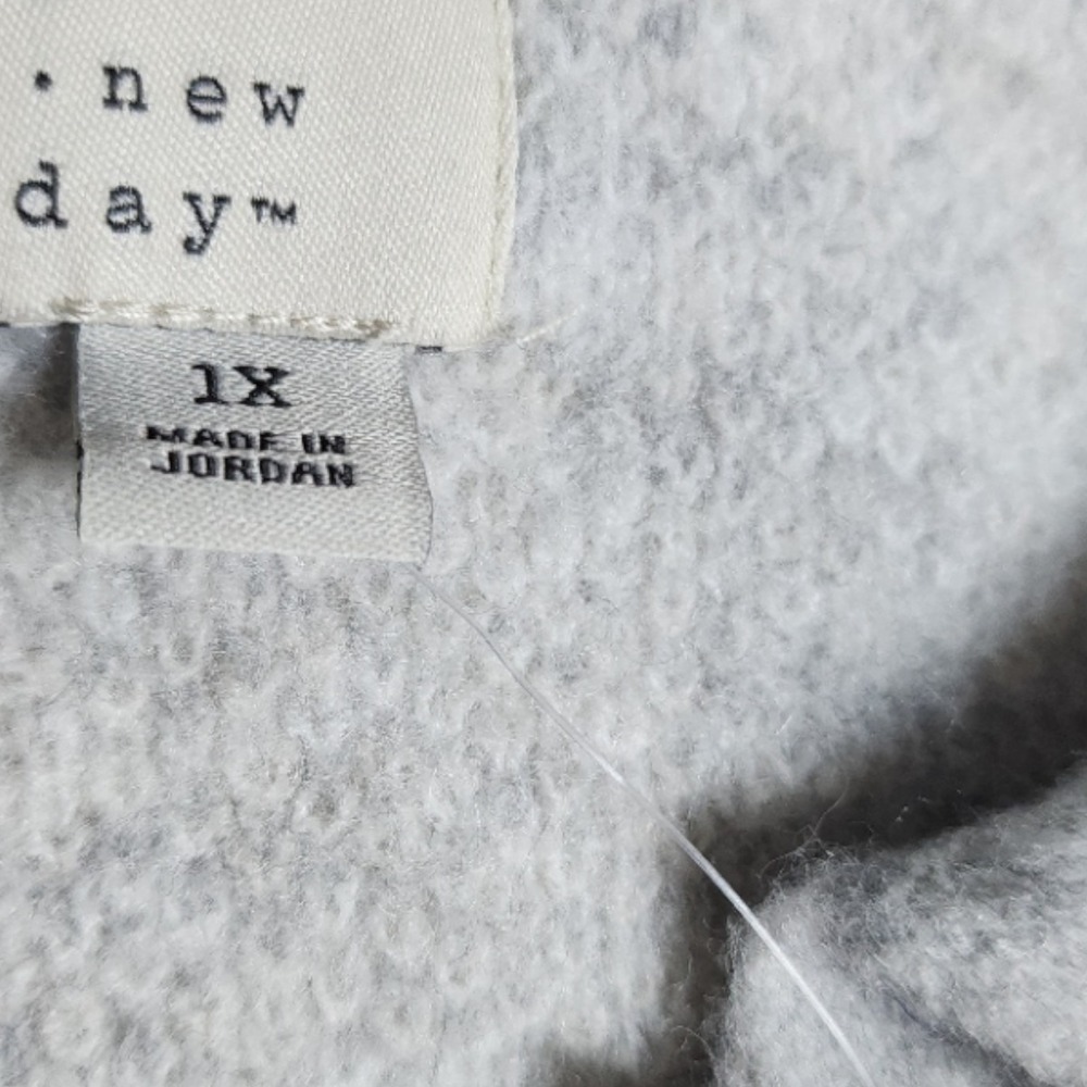 A New Day Womens Grey Cream Argyle Polo Collar V-Neck Sweater 1X NWT - Picture 5 of 10